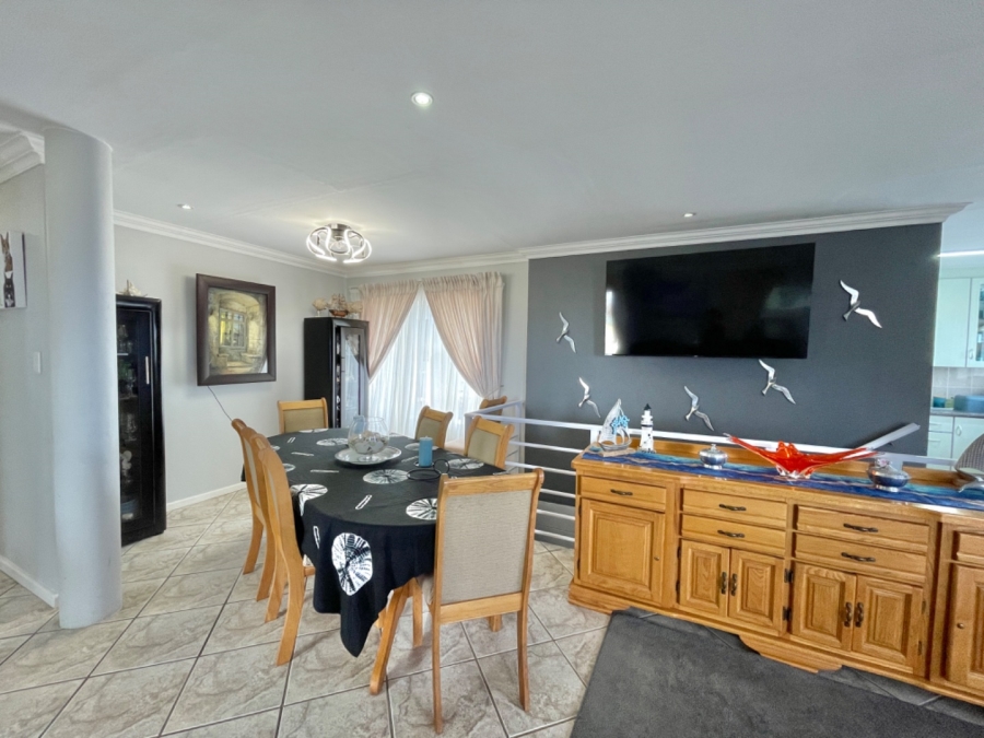 5 Bedroom Property for Sale in Dana Bay Western Cape